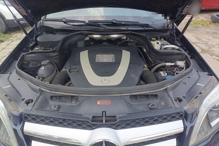 Used Mercedes-Benz GLK-Class 2013 GLK 300 4MATIC Fashion Model Engine Bay
