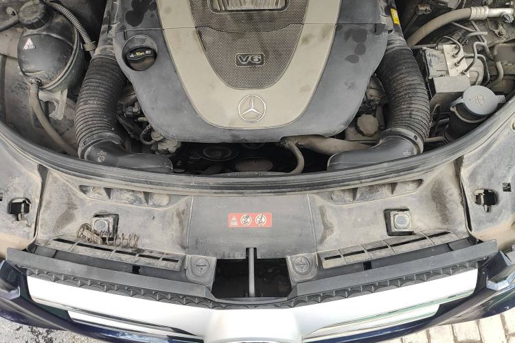 Used Mercedes-Benz GLK-Class 2013 GLK 300 4MATIC Fashion Model Engine Bay