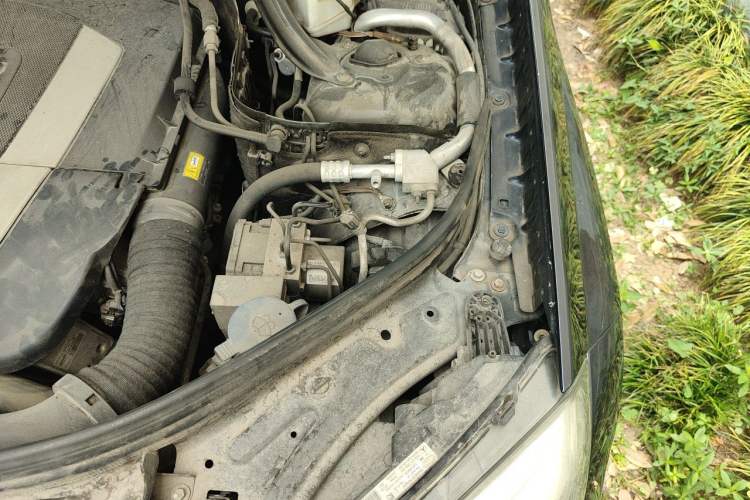 Used Mercedes-Benz GLK-Class 2013 GLK 300 4MATIC Dynamic Sunroof Model Engine Bay Left
