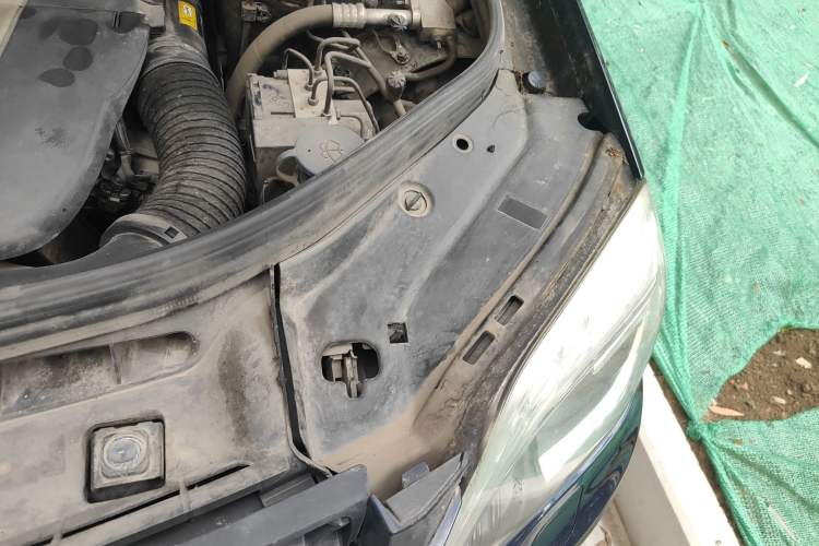 Used Mercedes-Benz GLK-Class 2013 GLK 300 4MATIC Fashion Model Engine Bay Left