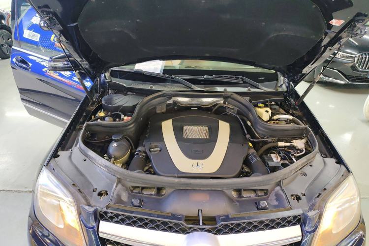 Used Mercedes-Benz GLK-Class 2013 GLK 300 4MATIC Dynamic Sunroof Model Engine Bay