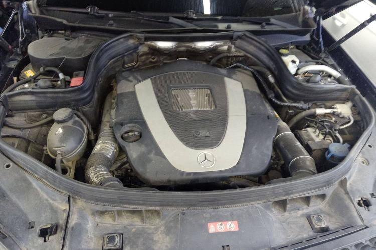 Used Mercedes-Benz GLK-Class 2013 GLK 300 4MATIC Fashion Model Engine Bay