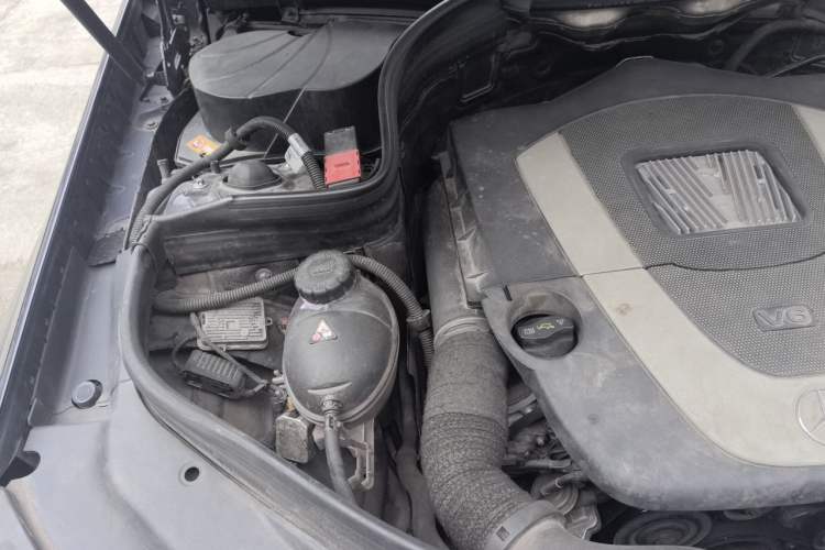 Used Mercedes-Benz GLK-Class 2013 GLK 300 4MATIC Dynamic Sunroof Model Engine Bay Right