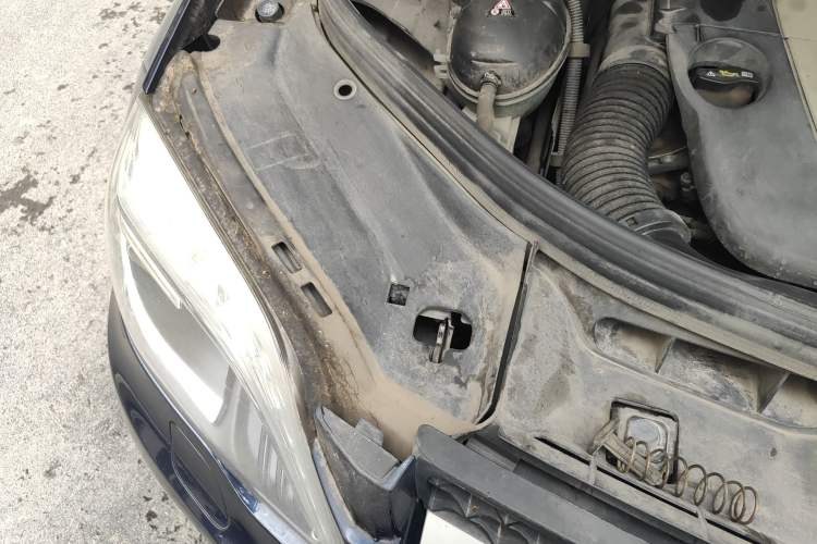 Used Mercedes-Benz GLK-Class 2013 GLK 300 4MATIC Fashion Model Engine Bay Right