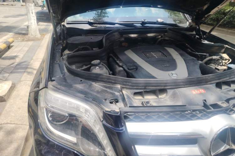 Used Mercedes-Benz GLK-Class 2013 GLK 300 4MATIC Fashion Model Engine Bay Right