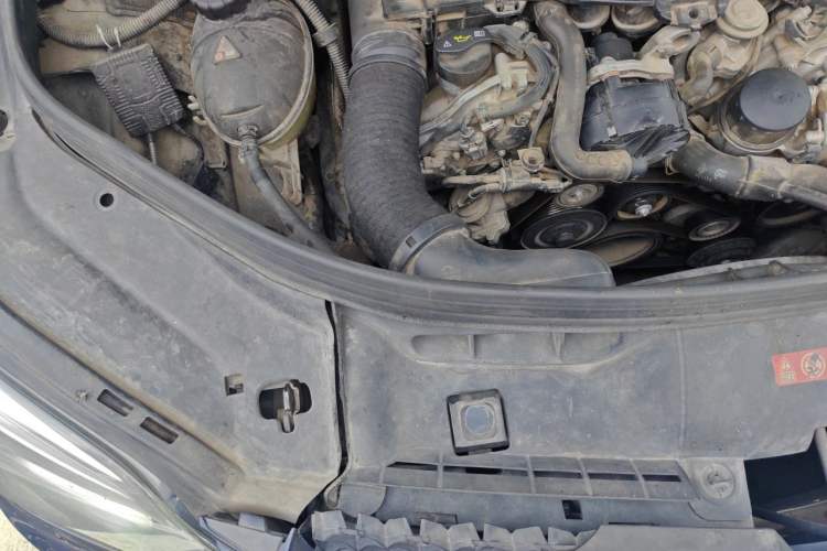 Used Mercedes-Benz GLK-Class 2013 GLK 300 4MATIC Dynamic Edition Engine Bay Right