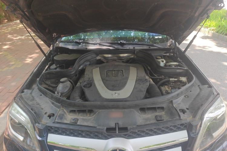 Used Mercedes-Benz GLK-Class 2013 GLK 300 4MATIC Fashion Model Engine Bay