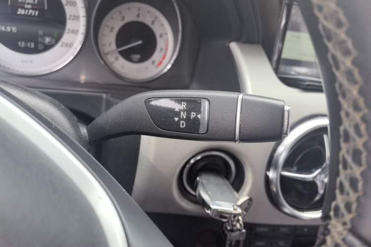 Used Mercedes-Benz GLK-Class 2013 GLK 300 4MATIC Dynamic Sunroof Model Gear Lever