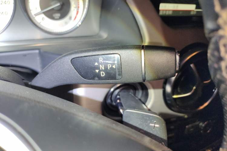 Used Mercedes-Benz GLK-Class 2013 GLK 300 4MATIC Dynamic Sunroof Model Gear Lever