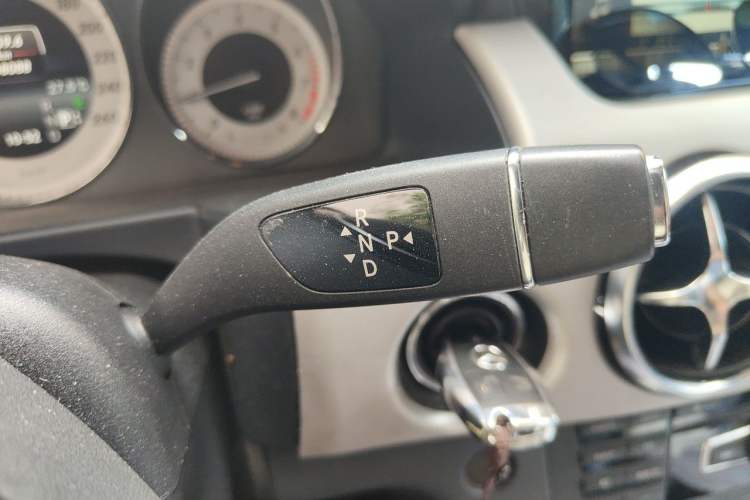 Used Mercedes-Benz GLK-Class 2013 GLK 300 4MATIC Dynamic Sunroof Model Gear Lever