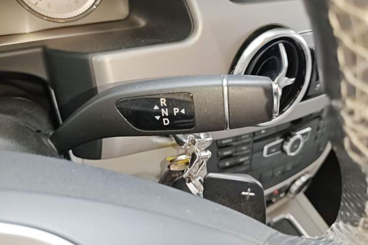 Used Mercedes-Benz GLK-Class 2013 GLK 300 4MATIC Dynamic Edition Gear Lever
