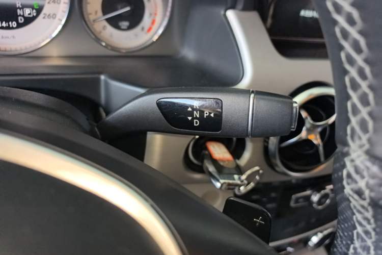 Used Mercedes-Benz GLK-Class 2013 GLK 300 4MATIC Dynamic Edition Gear Lever