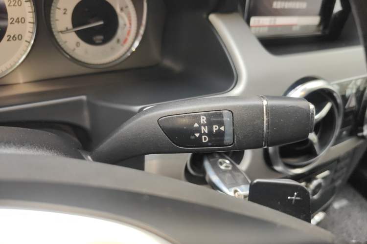 Used Mercedes-Benz GLK-Class 2013 GLK 300 4MATIC Fashion Model Gear Lever