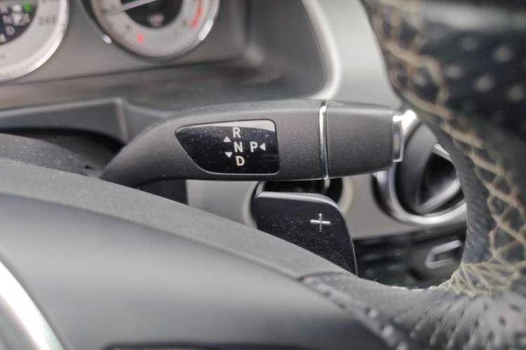 Used Mercedes-Benz GLK-Class 2013 GLK 300 4MATIC Dynamic Edition Gear Lever