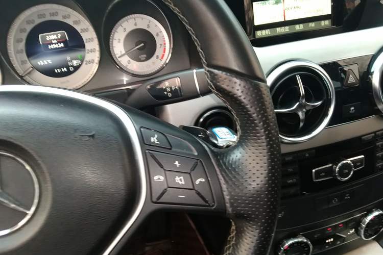 Used Mercedes-Benz GLK-Class 2013 GLK 300 4MATIC Dynamic Sunroof Model Gear Lever