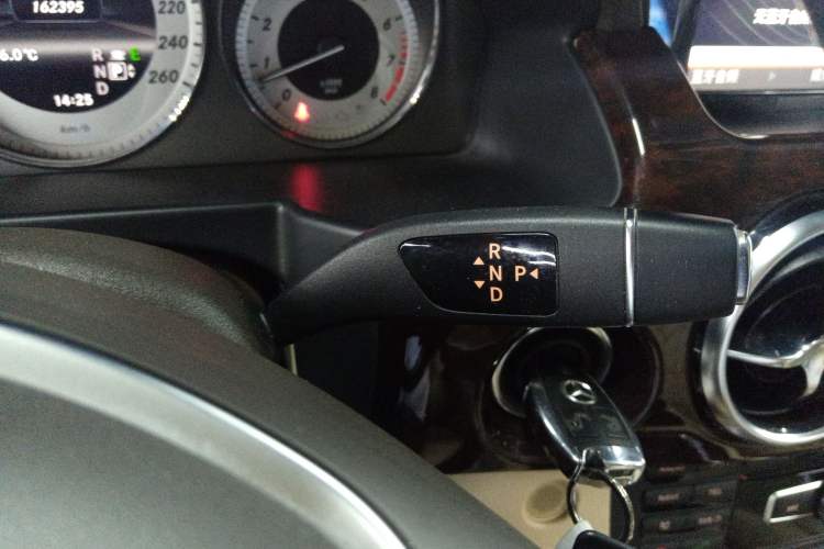 Used Mercedes-Benz GLK-Class 2013 GLK 300 4MATIC Fashion Model Gear Lever