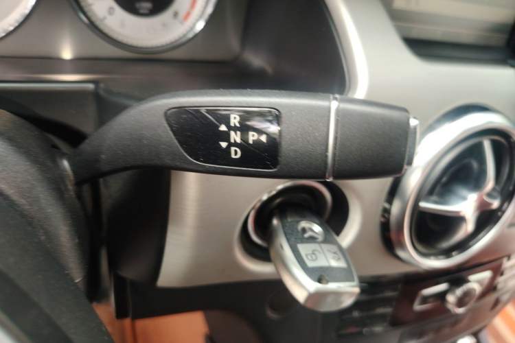 Used Mercedes-Benz GLK-Class 2013 GLK 300 4MATIC Fashion Model Gear Lever