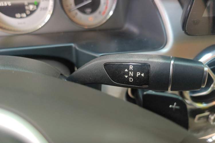 Used Mercedes-Benz GLK-Class 2013 GLK 300 4MATIC Fashion Model Gear Lever