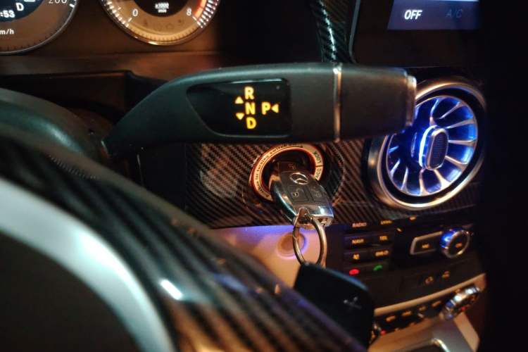 Used Mercedes-Benz GLK-Class 2013 GLK 300 4MATIC Dynamic Edition Gear Lever