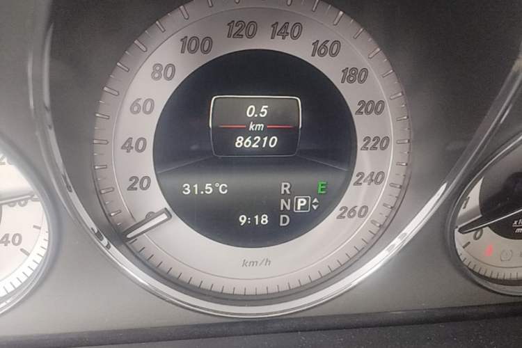 Used Mercedes-Benz GLK-Class 2013 Facelift GLK 300 4MATIC Fashion Edition Instrument Cluster