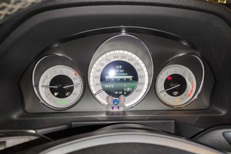 Used Mercedes-Benz GLK-Class 2013 GLK 300 4MATIC Dynamic Sunroof Model Instrument Cluster