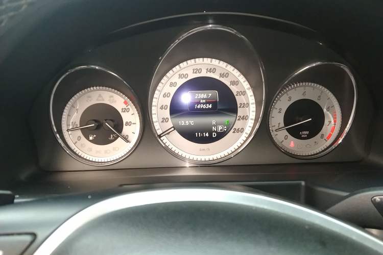 Used Mercedes-Benz GLK-Class 2013 GLK 300 4MATIC Dynamic Sunroof Model Instrument Cluster