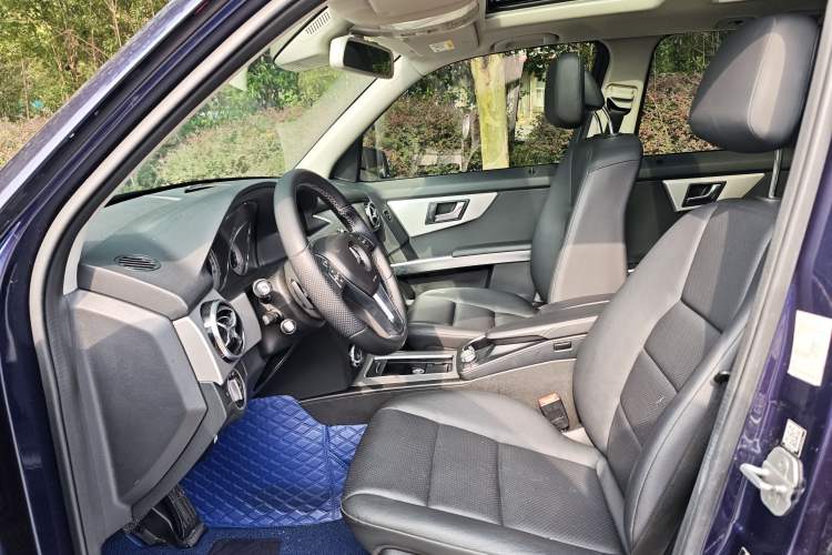 Used Mercedes-Benz GLK-Class 2013 Facelift GLK 300 4MATIC Fashion Edition Interior 2