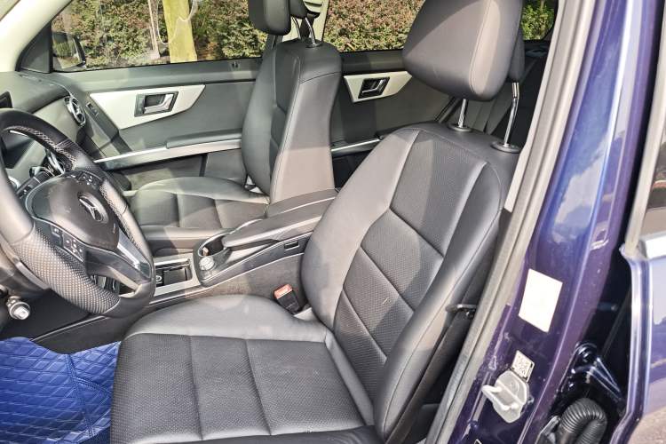 Used Mercedes-Benz GLK-Class 2013 Facelift GLK 300 4MATIC Fashion Edition Interior 4