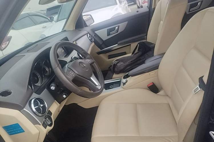 Used Mercedes-Benz GLK-Class 2013 Facelift GLK 300 4MATIC Fashion Edition Left Front Seat