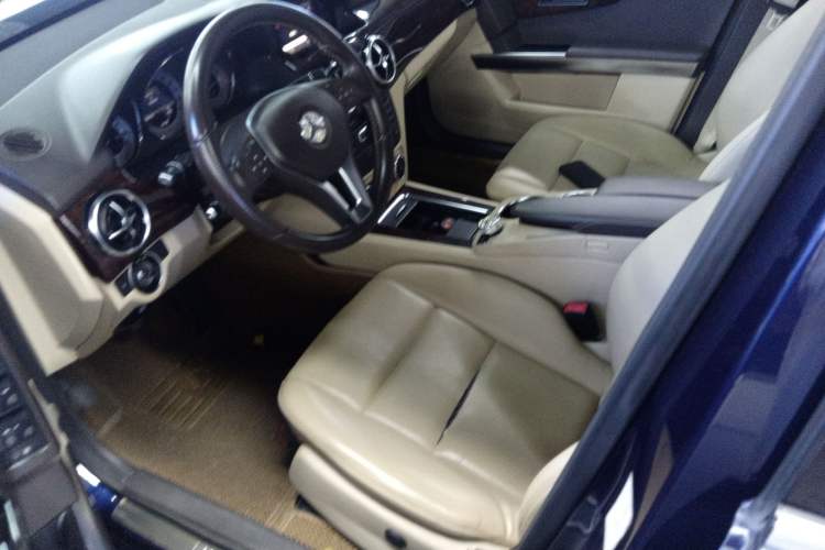 Used Mercedes-Benz GLK-Class 2013 GLK 300 4MATIC Fashion Model Left Front Seat