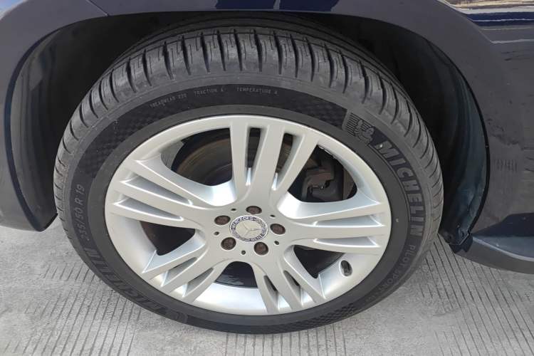 Used Mercedes-Benz GLK-Class 2013 GLK 300 4MATIC Dynamic Edition Left Front Wheel Hub