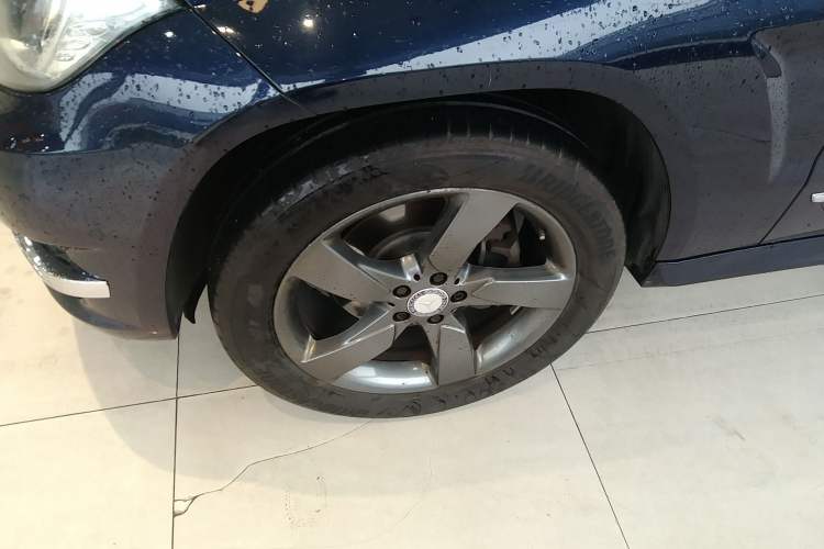 Used Mercedes-Benz GLK-Class 2013 GLK 300 4MATIC Dynamic Sunroof Model Left Front Wheel Hub