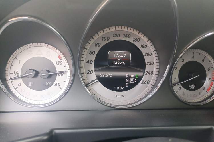 Used Mercedes-Benz GLK-Class 2013 GLK 300 4MATIC Fashion Model Odometer Close Up