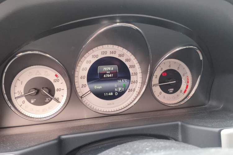 Used Mercedes-Benz GLK-Class 2013 GLK 300 4MATIC Dynamic Sunroof Model Odometer Close Up