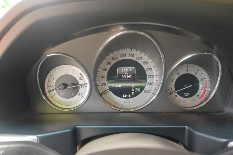 Used Mercedes-Benz GLK-Class 2013 GLK 300 4MATIC Fashion Model Odometer Close Up