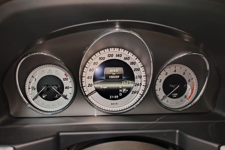 Used Mercedes-Benz GLK-Class 2013 GLK 300 4MATIC Fashion Model Odometer Close Up