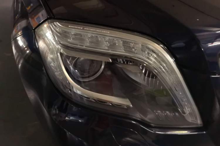 Used Mercedes-Benz GLK-Class 2013 GLK 300 4MATIC Fashion Model Right Front Headlight