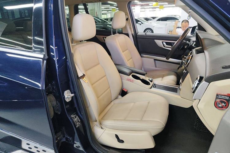 Used Mercedes-Benz GLK-Class 2013 GLK 300 4MATIC Dynamic Sunroof Model Right Front Seat