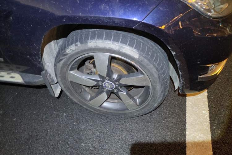 Used Mercedes-Benz GLK-Class 2013 GLK 300 4MATIC Dynamic Sunroof Model Right Front Wheel Hub