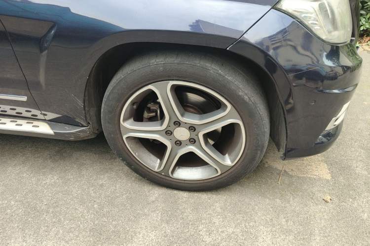 Used Mercedes-Benz GLK-Class 2013 GLK 300 4MATIC Dynamic Sunroof Model Right Front Wheel Hub