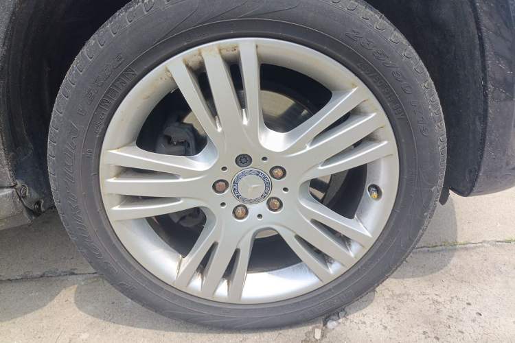 Used Mercedes-Benz GLK-Class 2013 GLK 300 4MATIC Fashion Model Right Front Wheel Hub