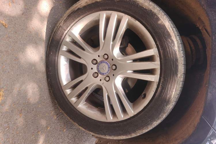 Used Mercedes-Benz GLK-Class 2013 GLK 300 4MATIC Fashion Model Right Front Wheel Hub