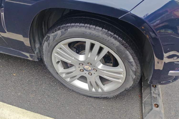 Used Mercedes-Benz GLK-Class 2013 GLK 300 4MATIC Dynamic Edition Right Front Wheel Hub