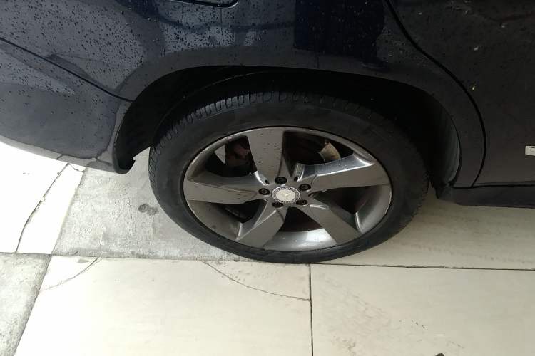 Used Mercedes-Benz GLK-Class 2013 GLK 300 4MATIC Dynamic Sunroof Model Right Rear Wheel Hub