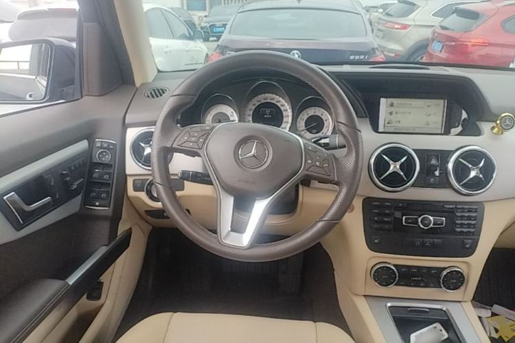 Used Mercedes-Benz GLK-Class 2013 Facelift GLK 300 4MATIC Fashion Edition Steering Wheel