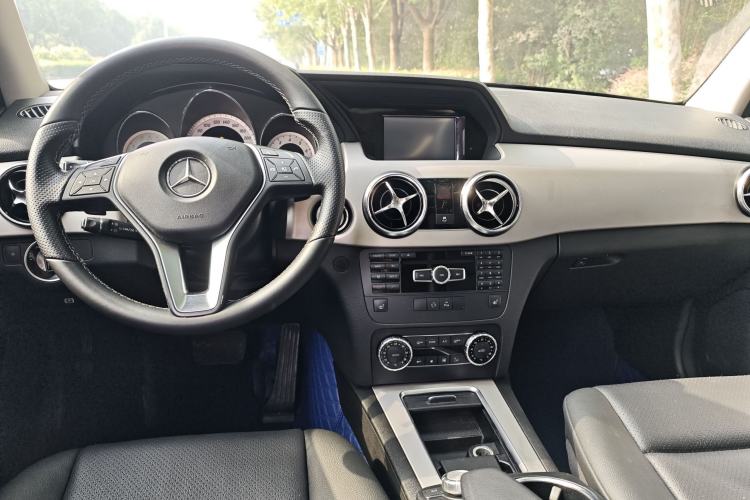 Used Mercedes-Benz GLK-Class 2013 Facelift GLK 300 4MATIC Fashion Edition Steering Wheel
