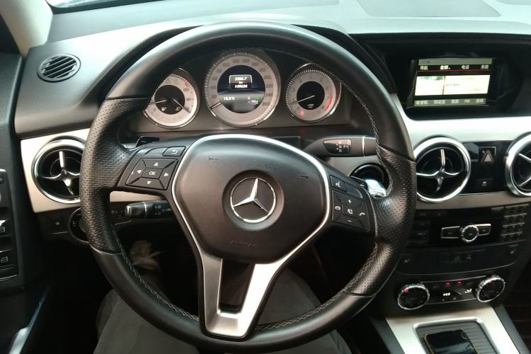 Used Mercedes-Benz GLK-Class 2013 GLK 300 4MATIC Dynamic Sunroof Model Steering Wheel