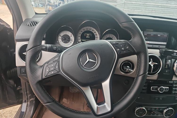Used Mercedes-Benz GLK-Class 2013 GLK 300 4MATIC Dynamic Edition Steering Wheel