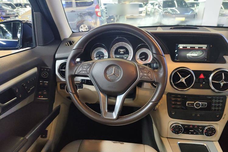Used Mercedes-Benz GLK-Class 2013 GLK 300 4MATIC Dynamic Sunroof Model Steering Wheel