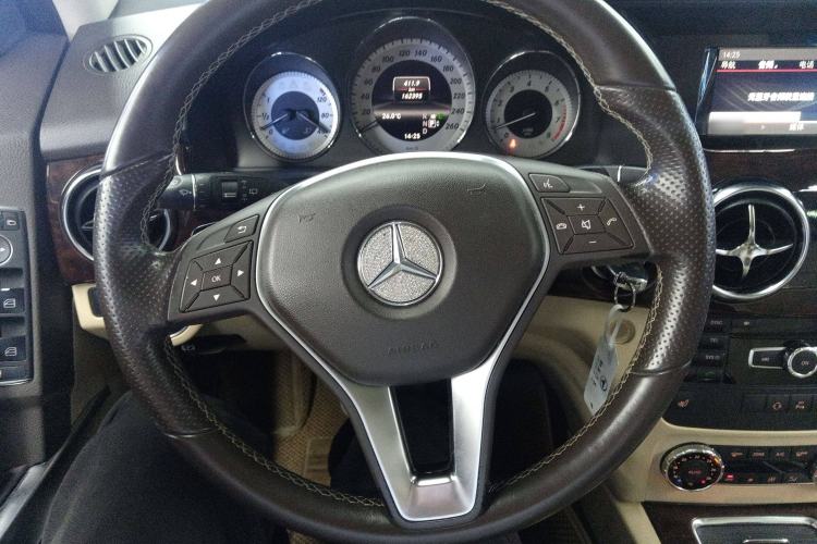 Used Mercedes-Benz GLK-Class 2013 GLK 300 4MATIC Fashion Model Steering Wheel